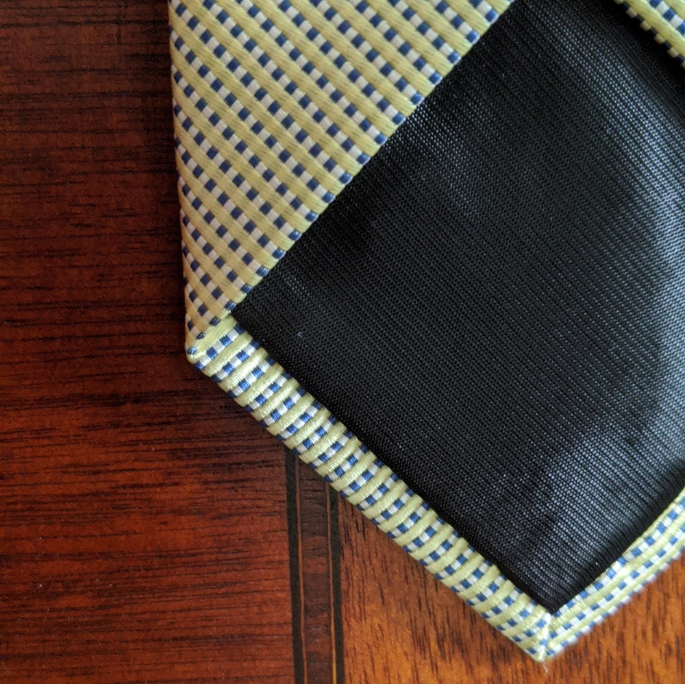 Yellow Tie - Picture 2 of 5